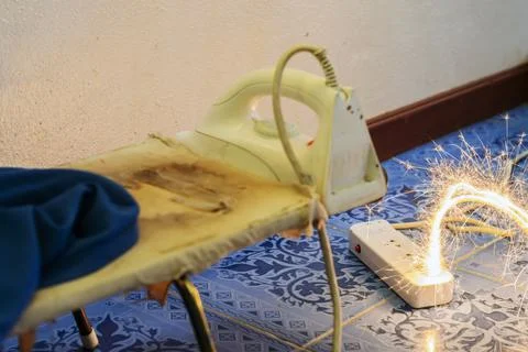 Short circuit causing sparking Caused by substandard electrical appliances Th Stock-Fotos