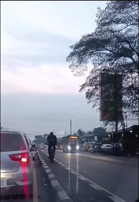 Short cut while in a hurry Stock Footage 219667988