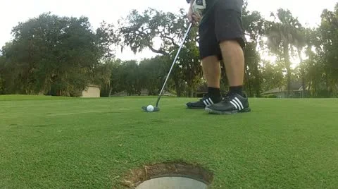 Short Golf Putt, Slow Motion Vidéo 12048257