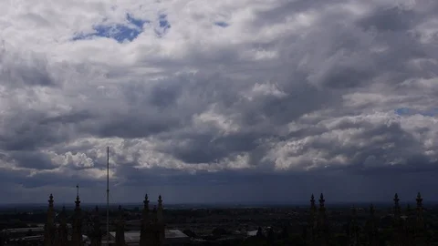 Short vertical pan from the Sky to the West Towers of York Minster 库存影片 90065582