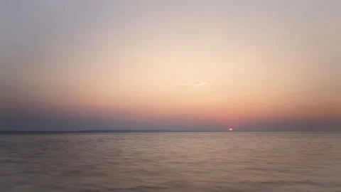 A short video of a sunrise Stockbeeldmateriaal 94370652