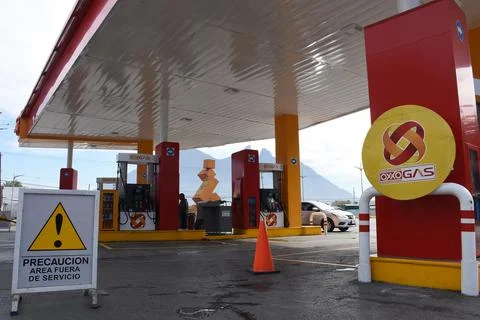 Shortage of gasoline reaches state of Nuevo Leon, Mexico, Monterrey - 22 Jan 201 Stock Photos