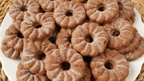 Shortbread cookies on a plate. 스톡 동영상 244380056