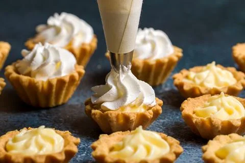 Shortbread fruit basket 스톡 사진