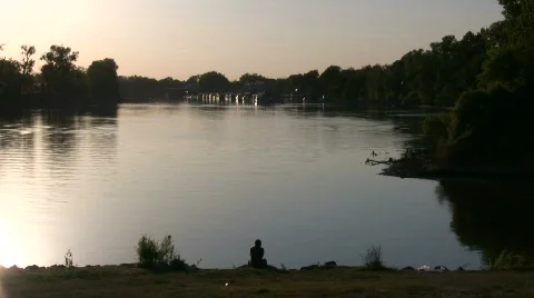 Shot of the calm Sacramento River at sunset Video stock 360341