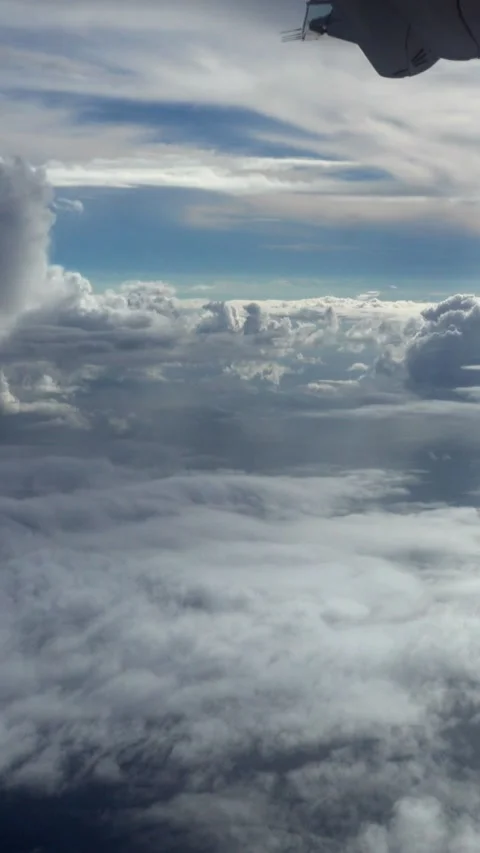 Shot of clouds with different colors and sunlight going through Stock-Footage 227798112