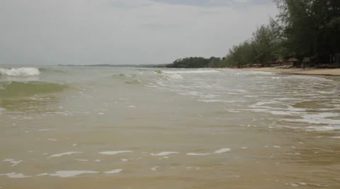 Shot Down Beach Waves On Shore 動画素材 43122252