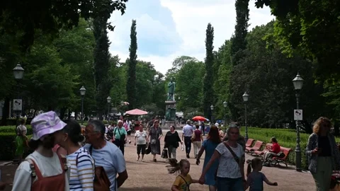 Shot of the Esplanadi in Helsinki Video stock 245381506