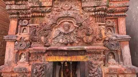 Shot of the maya devi shrine at the mahabuddha temple 스톡 동영상 206077858