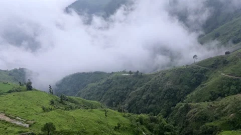 Shot of peaceful sight of mountains, Cloud moving fast in monsoon season Vídeo Stock 347018901