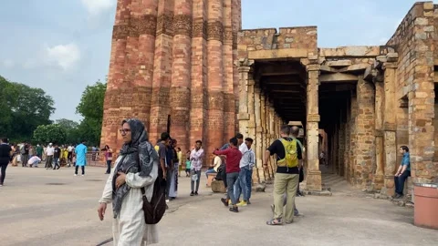 A Shot of Qutub Minar with the entire complex in view 스톡 동영상 247428064