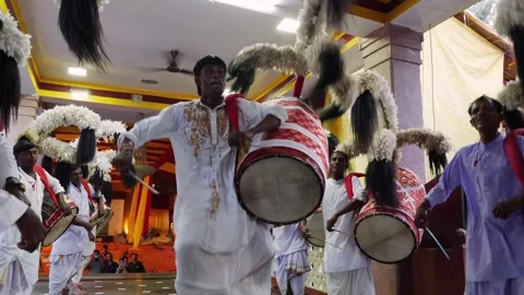 A Shot of rituals performing during Durga Puja festival in India 스톡 동영상 332105765