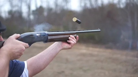 Shotgun Ejection Vídeos de archivo 33064273