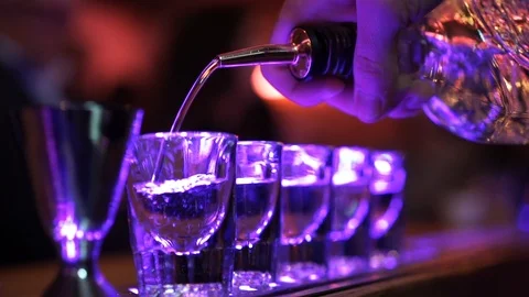 Shots Poured on Bar Vídeos de archivo 88407587