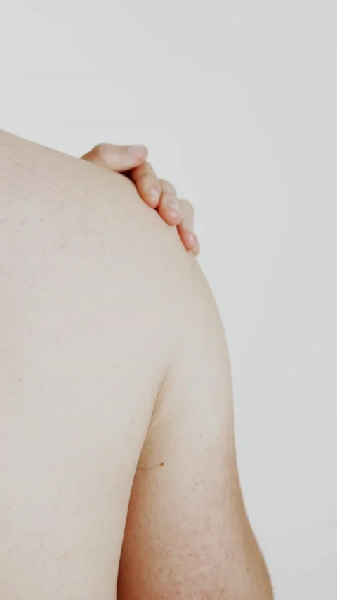 Shoulder pain man Video stock 224193968