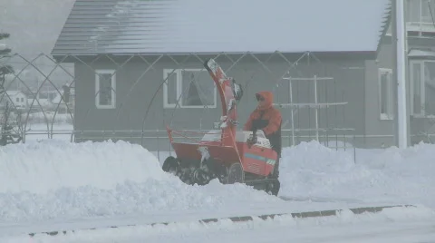 Shoveling the snow Video stock 587664