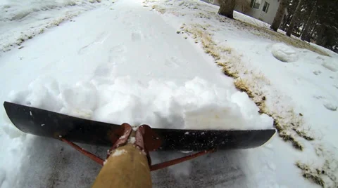 Shoveling snow Vidéo 36878837