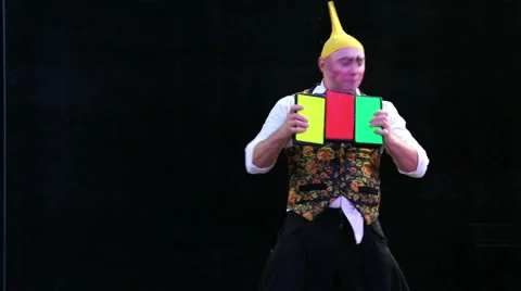 Show the clown-juggler. Video stock 54662749