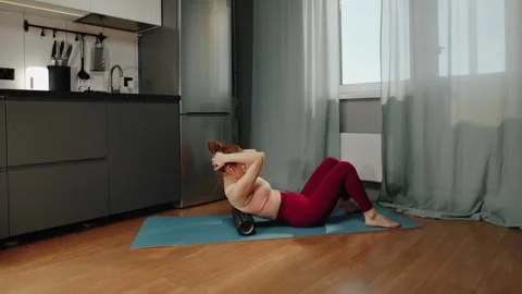 Show How to Use a Massage Roller Correctly 스톡 동영상 306018353