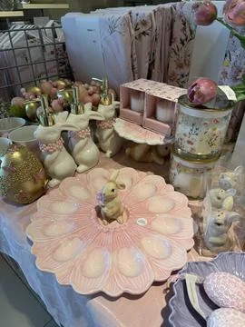 Showcase with cute Easter decoration goods in Home and you store in Poland Foto stock
