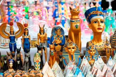 A showcase of various objects of Egyptian themed gift Stock Photos