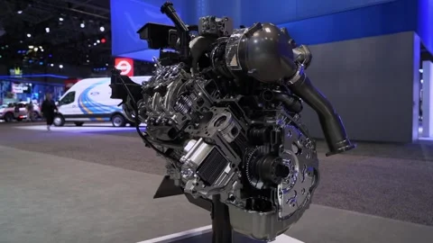 Showcasing HighPerformance Engine Display at Auto Show Exhibition Event Vidéo 291618916