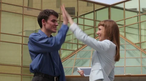 Showing agree 스톡 동영상 43571441