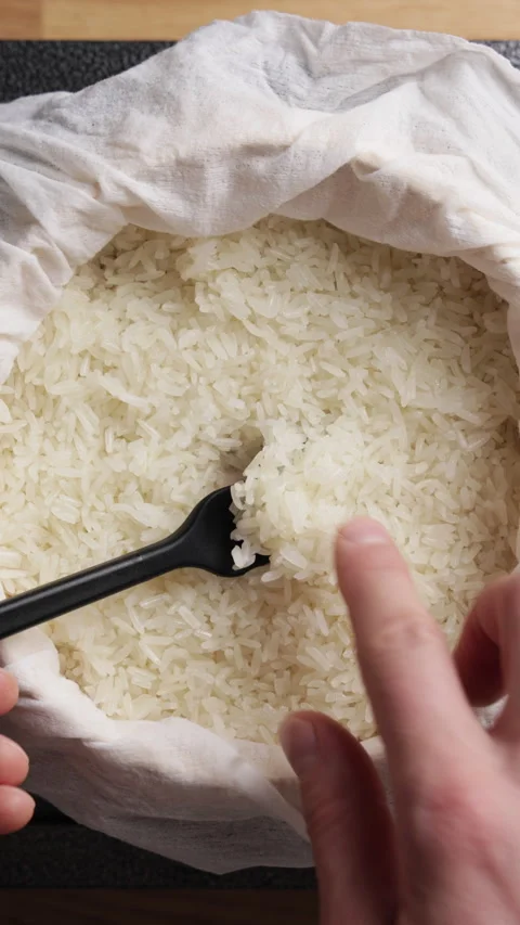 Showing Cooked Rice On Silicone Spatula Vertical Close Up Видео 335038486