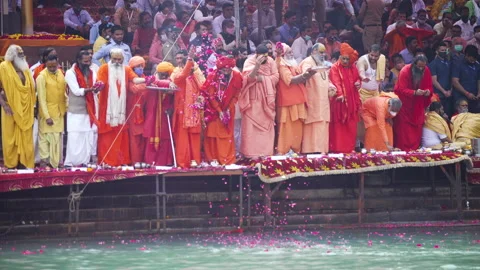 Showing Equality in one Frame, The Culture Of Hinduism Stock Footage 154274357