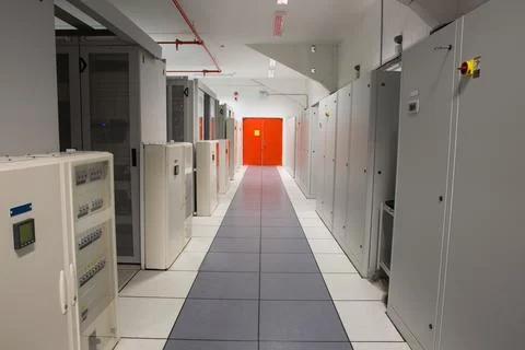 Showing flat design electrical corridor with raised floor tiles, cabinets, red Illustrazione stock
