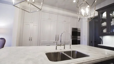 Showing off a luxury kitchen. Видео 80326626
