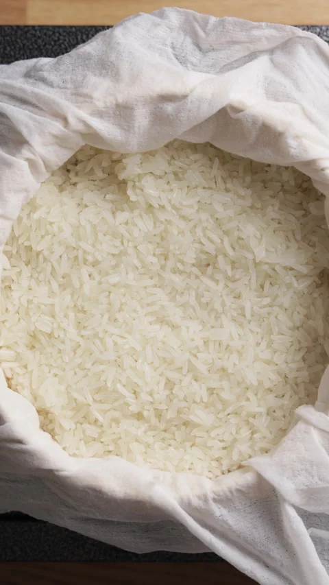 Showing Steaming Cooked Rice In Bamboo Steamer Basket Vertical Top View Видео 335038594
