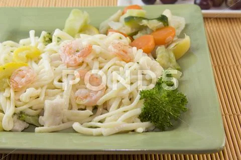 Shrimp alfredo pasta detail Stock Photos