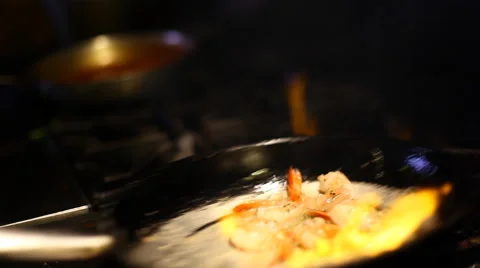 Shrimp Sautee in Pan Stockbeeldmateriaal 41920427