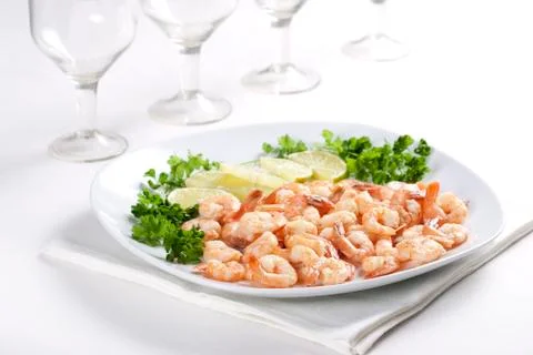 Shrimps with lime Stock-Fotos