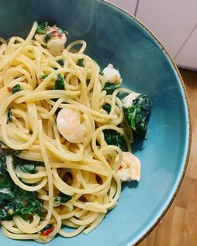 Shrimps spaghetti Stock Photos