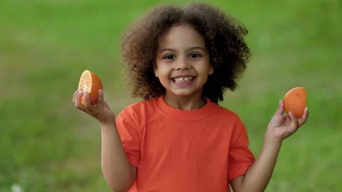SHUN3640 half orange Stock-Footage 182489373