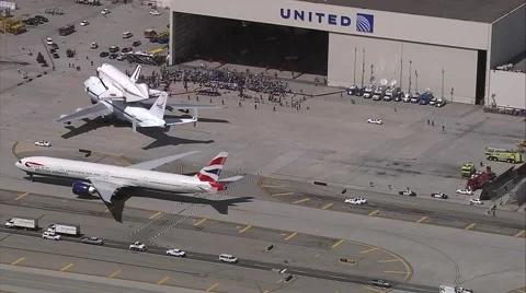 Shuttle Endeavour Los Angeles Stock Footage 41475111