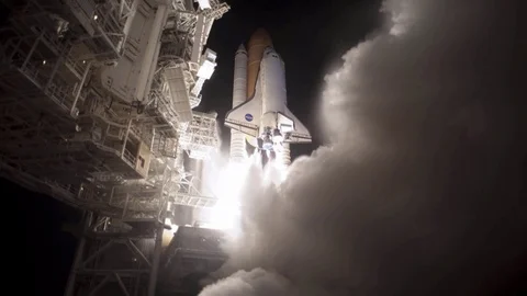 Shuttle night launch cinemagraph plotagraph Video stock 95507251