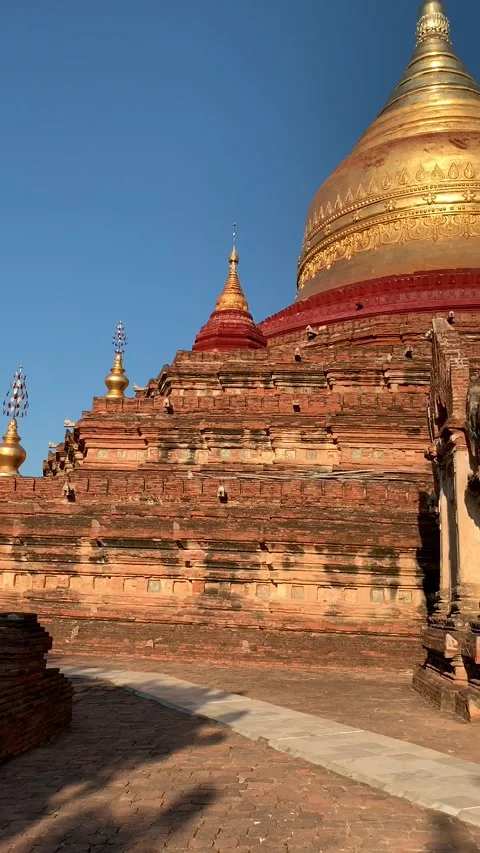 Shwezigon temple in Bagan Видео 343736440