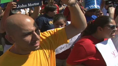 "Si Se Puede" chant by immigrants Stock Footage 7905902