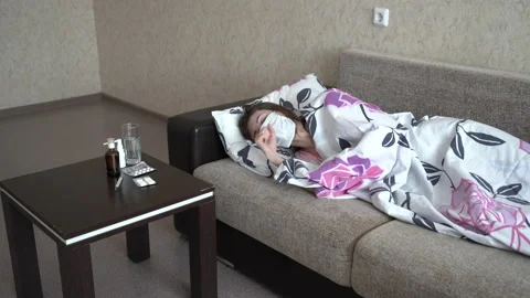 Sick girl on self-isolation Stockbeeldmateriaal 130872591