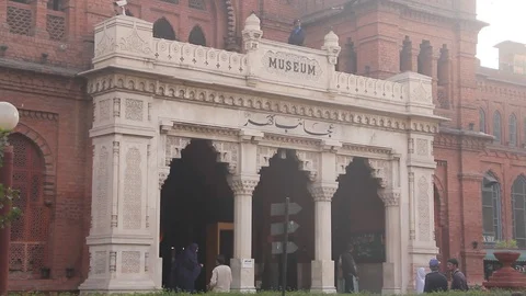 Side Angle View of Main Entrance of Lahore Museum Stock Footage 86605364