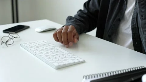 Side close up slow motion african-american male's hand tapping finger nervously Video stock 196127273