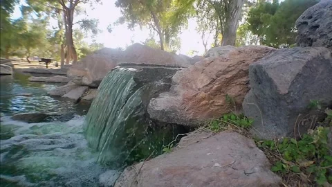 Side  fall Stockbeeldmateriaal 312986360