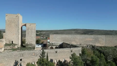 Side flight with drone at the castle of Ucles-Cuenca 스톡 동영상 278472062