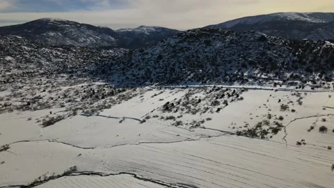 Side flight over snow with parallax effect Stock-Footage 147029019