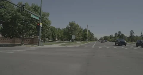 Side left driving plate - Alameda Avenue at Quebec Street Denver Vídeos de archivo 289157211