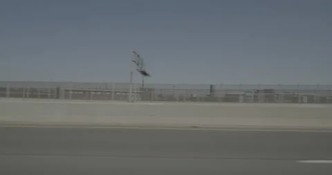 Side left driving plate - Colfax Avenue at Highway 25 Denver Vídeo Stock 289092218