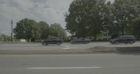 Side left driving plate - Haynes Bridge Road at Morrison Parkway, Alpharetta Stockbeeldmateriaal 252459018